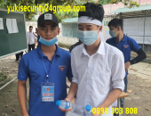 Bố là giáo viên mất, nam sinh đội khăn tang tới dự thi THPT